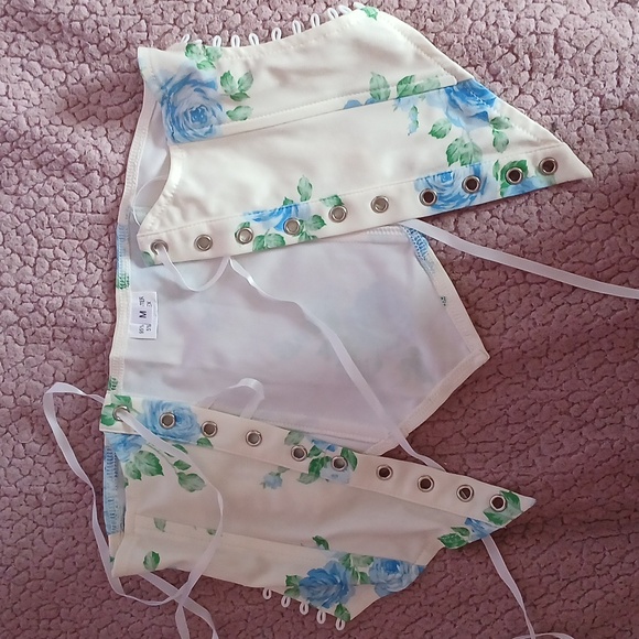 Floral corset - Picture 2 of 3